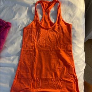 Lululemon tank sz 6 like new